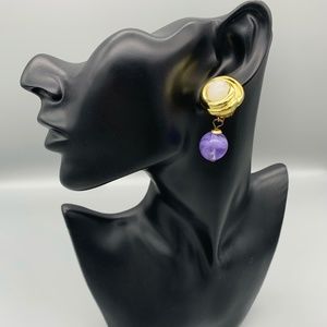 Vintage Gold Tone Drop Beaded Clip on Earrings. Good Condition.